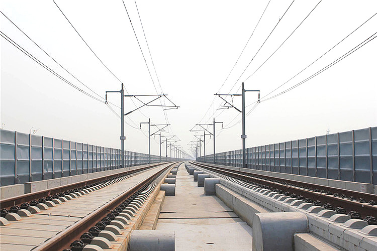 城鐵輕軌火車(chē)道噪音防護墻 城鐵輕軌火車(chē)道噪音防護墻