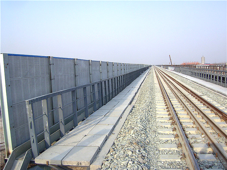 城鐵輕軌火車(chē)道抗噪音面板 城鐵輕軌火車(chē)道抗噪音面板