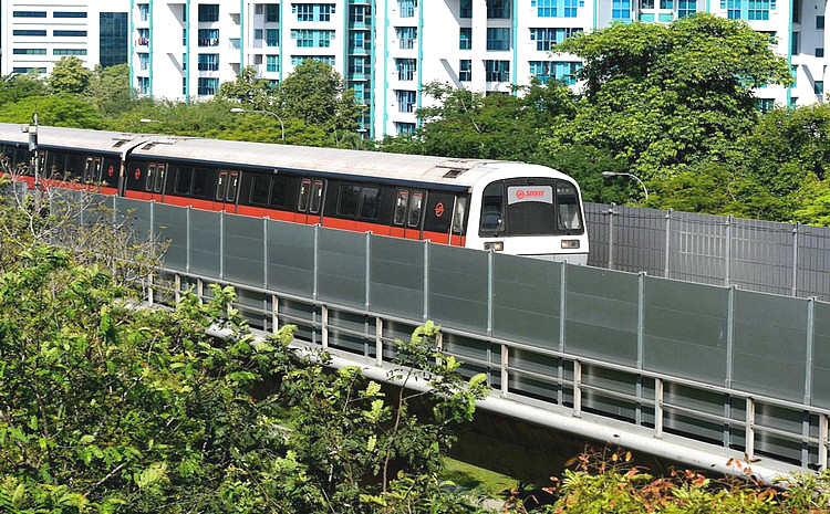 城鐵輕軌火車(chē)道隔音聲屏障