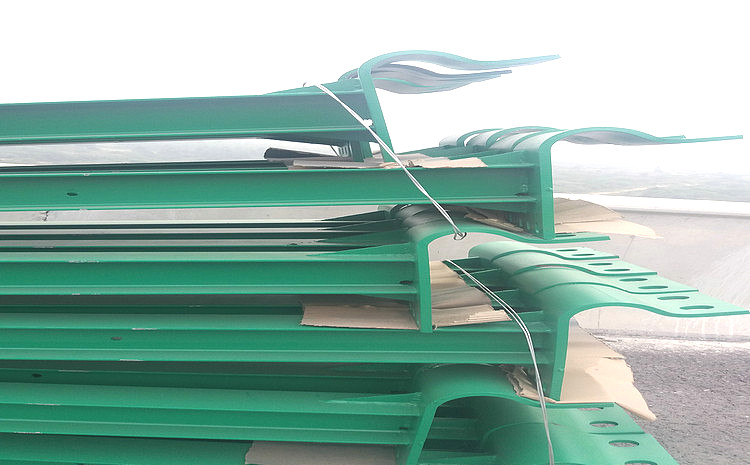 交通噪聲隔聲屏障 交通噪聲隔聲屏障